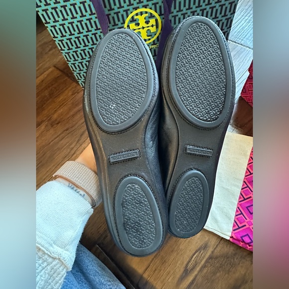 Tory Burch Minnie Travel Medallion Ballet Leather Flat Black Gold Sz 6.5 - Picture 3 of 6